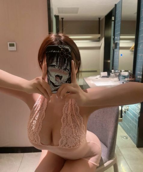 厨房里掀起岳的裙子AV一区_1080免费播放