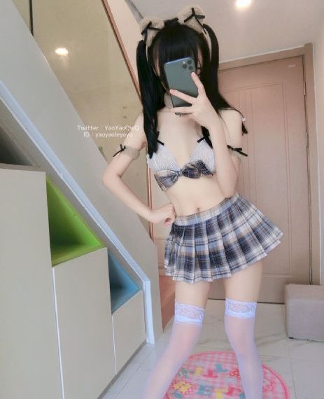 办公室摸得我奶头都硬了_4K免费观看最新