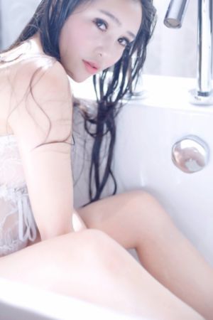 安妮海瑟薇无删减大尺度电影_1080HD高清在线观看
