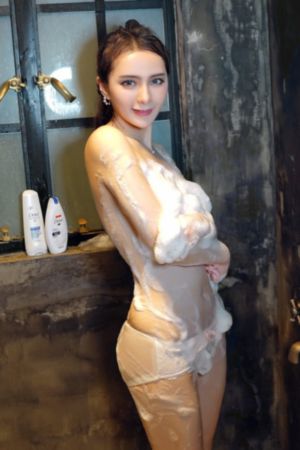 脱了内裤张开腿让人摸_蓝光免费全集观看